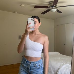 Babaton Sculpt Knit One-Shoulder Cropped Tank